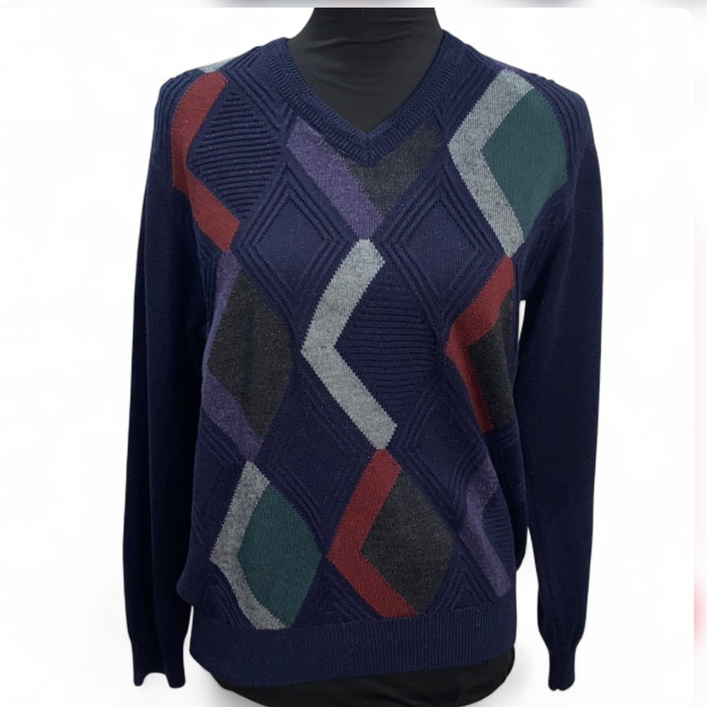 Wolsey V-Neck Sweater with Geometric Pattern
